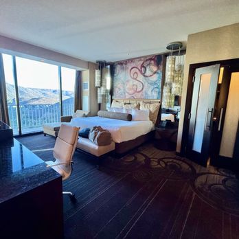 Harrah's Resort Southern California - Bedroom - Casinos Near Me - Funner, California