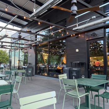 Shake Shack Austin, Domain - Outdoor patio - Burgers Near Me - Austin, Texas Shake Shack Austin, Domain - Outdoor patio - Burgers Near Me - Austin, Texas