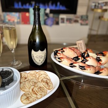 George Stone Crab - Large claws. Delivered on Christmas Eve. - Seafood Markets Near Me - Miami, Florida