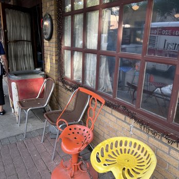 Babe's Chicken Dinner House - Just plain cool - Chicken Shop Near Me - Roanoke, Texas