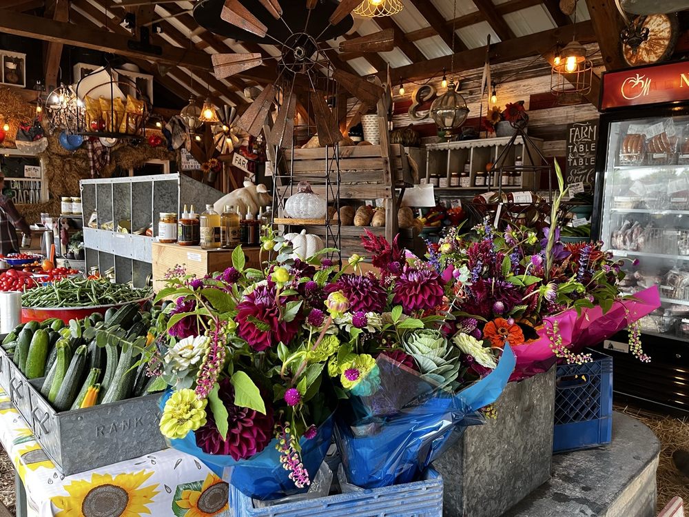 Marshall's Farm Market Logo