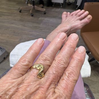 Bella's Beauty Spa - I went hardworking elegant. Au natural beauty. - Nail Salons Near Me - Burlingame, California