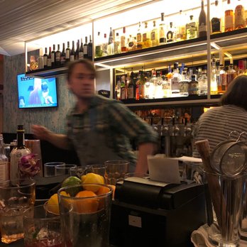 Bar Peached - Cocktail Bars Near Me - Austin, Texas