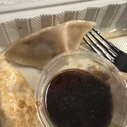 Eddy’s Traditional Chinese Cooking - Pan fried pork dumplings no bueno