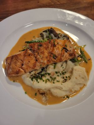 Marlow's Tavern by null