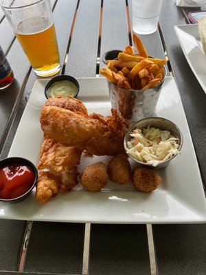 Hemingway's Restaurant & Bar Pilar by null