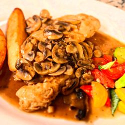 Antonio Ristorante Italiano - Pollo Marsala