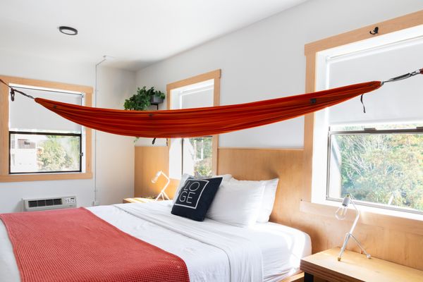 LOGE Leavenworth Downtown by null