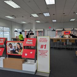 Verizon - Interior when entering