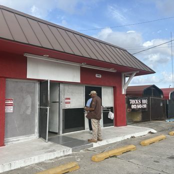 Tricks BBQ - Barbeque Near Me - Savannah, Georgia