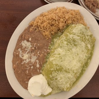 Amigo's Restaurant - Chili Verde Burrito - Mexican Near Me - Pasadena, California Amigo's Restaurant - Chili Verde Burrito - Mexican Near Me - Pasadena, California