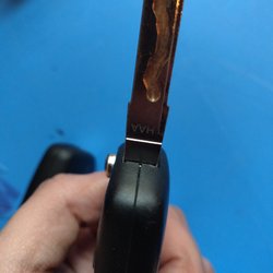 Locksmith Bakersfield - New cut key.