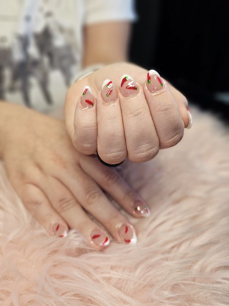 Marina's Nails & Feet Logo