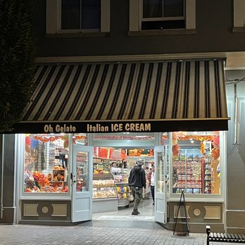 Oh Gelato - a storefront at night - Ice Cream & Frozen Yogurt Near Me - Victoria, British Columbia Oh Gelato - a storefront at night - Ice Cream & Frozen Yogurt Near Me - Victoria, British Columbia