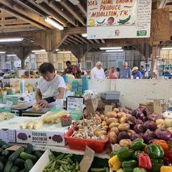 Agricenter Farmer's Market - Fresh vegetables