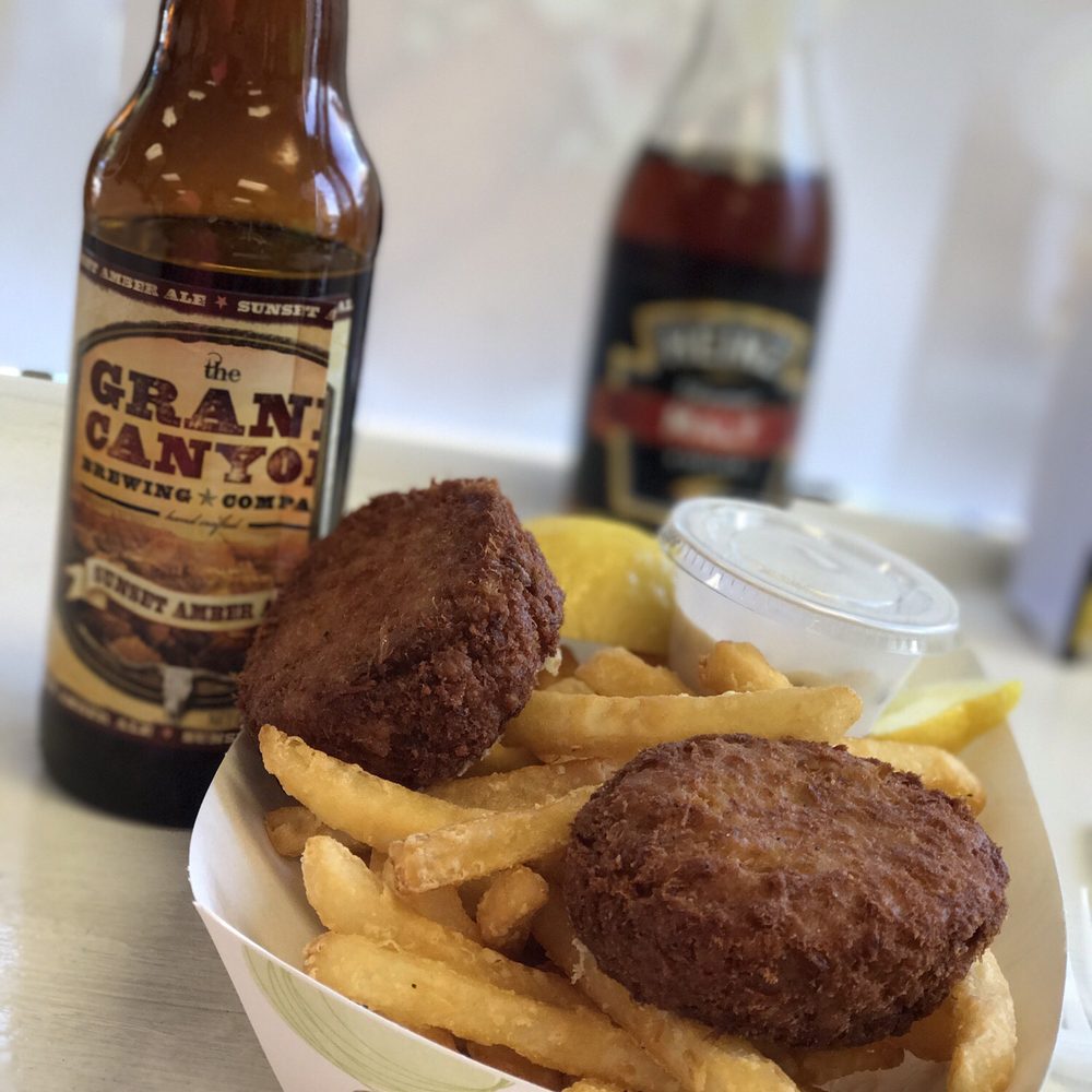 Crab cakes and chips
