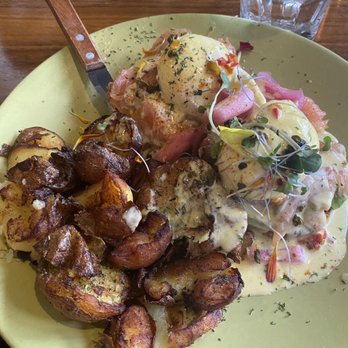 Berkeley Social Club - Salmon Benedict - Breakfast & Brunch Near Me - Berkeley, California