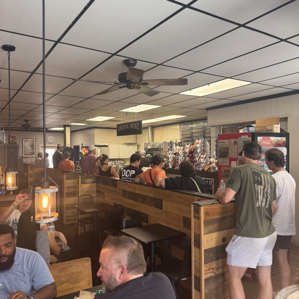 Diamond Deli - Busy on a Monday afternoon! - Delis Near Me - Akron, Ohio