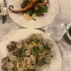 La Piccola Toscana - Roasted octopus and linguine and clam sauce