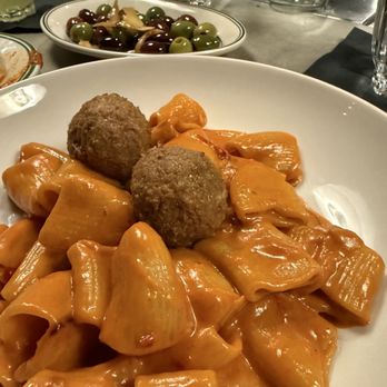 Fife & Farro - Pasta with meatballs - Pizza Near Me - San Antonio, Texas Fife & Farro - Pasta with meatballs - Pizza Near Me - San Antonio, Texas