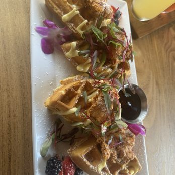Junior Restaurant  - Beautiful presentation of chicken and waffle - but taste is to be desired. - Lounges Near Me - Roseville, California