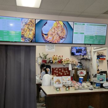 Koala Moa - Inside - Chicken Shop Near Me - Honolulu, Hawaii
