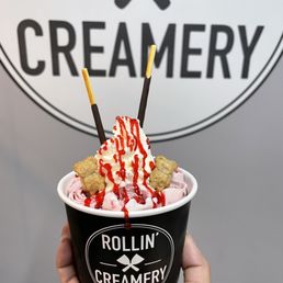 Berry cheesecake rolled ice cream!! Berry cheesecake rolled ice cream!!