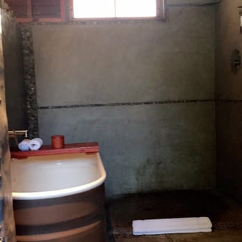 Sparrows Lodge - My favorite part of the room showering on the open - Hotels Near Me - Palm Springs, California Sparrows Lodge - My favorite part of the room showering on the open - Hotels Near Me - Palm Springs, California