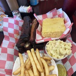 ButcherBobs BBQ - Ribs, fries, cornbread