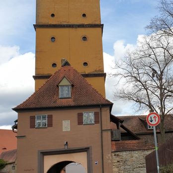 Segringer Tor - Segringer Tor und Durchfahrt - Landmarks & Historical Buildings Near Me