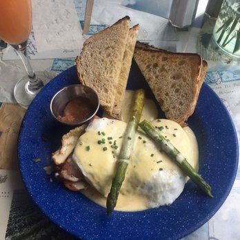 Short Stack Eatery - Eggs Benedict with a Pear Mimosa - Breakfast & Brunch Near Me - Madison, Wisconsin