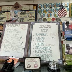 Dolly's Donuts