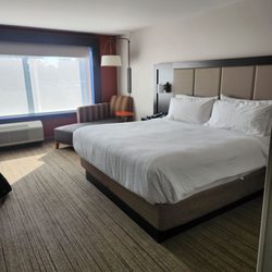 Holiday Inn Express & Suites - Allen Park