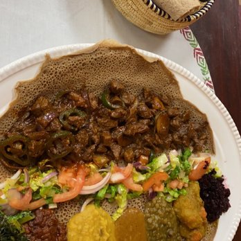 Meseret Ethiopian Restaurant - Veggie combo & Awaze Tibs - Ethiopian Near Me - Minneapolis, Minnesota