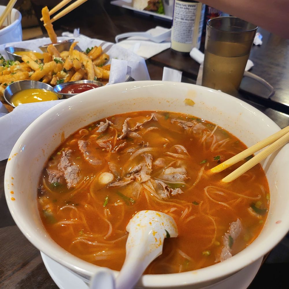 Pho Che - Spicy Pho Large - Vietnamese Near Me - Flushing, New York Pho Che - Spicy Pho Large - Vietnamese Near Me - Flushing, New York