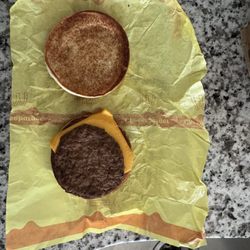 McDonald's - My McDonalds $11 #2 burger complete sh-t
