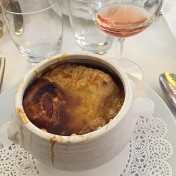 Chez André - French onion soup - French Near Me - Paris, 75