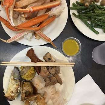 FuJi Buffet & Grill - Dim Sum Crab Legs Mien - Buffets Near Me - Glendale, California