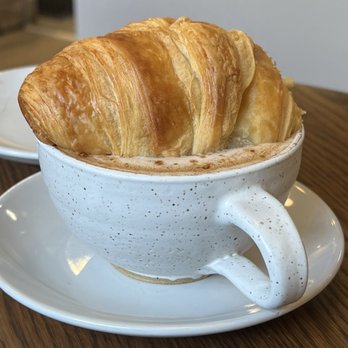 Shepherd’s Cup - Croissant - Plain Chai Latte - 12 oz - Coffee & Tea Near Me - Brooklyn, New York