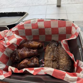Papa Diesels BBQ - Sampler with chicken wings and brisket - Barbeque Near Me - Apopka, Florida Papa Diesels BBQ - Sampler with chicken wings and brisket - Barbeque Near Me - Apopka, Florida