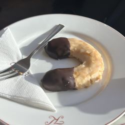 Café und Konditorei Kreutzkamm - 4.20€€€€€ für 1 mickriges Mandelhörnchen | 200 Jahre Conditorei Kreuzkamm Dresden