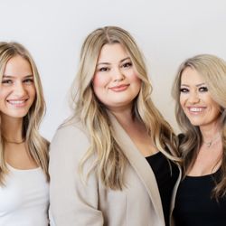 The Blonde Salon