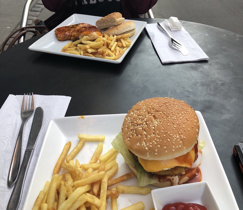 BANANA JOE 33 Photos & 68 Reviews Burgers Elmegade 18, kld. tv