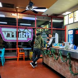 Benny's Burgers & BBQ - Benny makes everyone feel relaxed