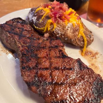 Texas Roadhouse - Sirloin and baked potato - American Near Me - North Little Rock, Arkansas