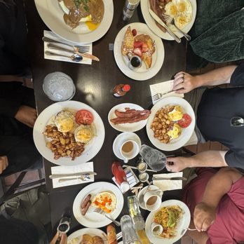 Bea Bea's - Coffee & Tea Near Me - Burbank, California Bea Bea's - Coffee & Tea Near Me - Burbank, California
