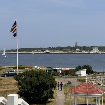 Star Island - Harbor entrance - Hotels Near Me - Rye, New Hampshire Star Island - Harbor entrance - Hotels Near Me - Rye, New Hampshire