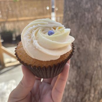 Cupcakin' Bake Shop - Vanilla - Cupcakes Near Me - Oakland, California Cupcakin' Bake Shop - Vanilla - Cupcakes Near Me - Oakland, California