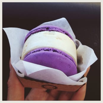Boiling Point - Vanilla macaron ice cream - Taiwanese Near Me - Arcadia, California