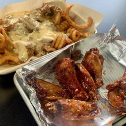 JLB Eatery - Chill Cheese Curly Fries & Hot Honey Wings
